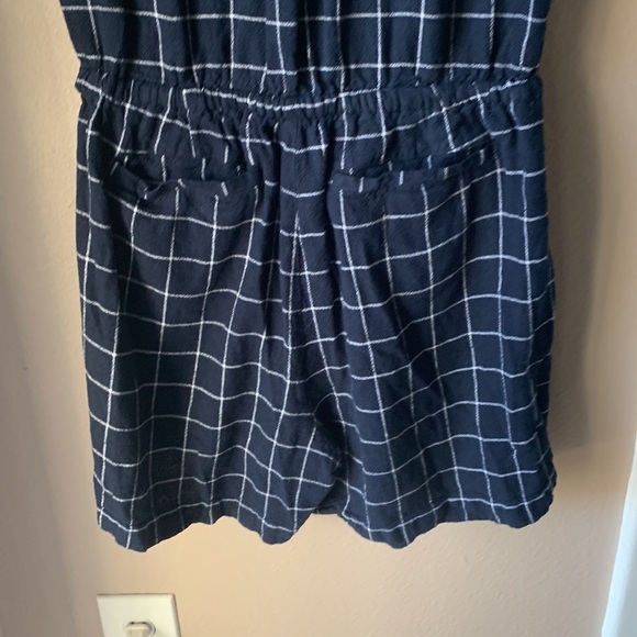 ANN TAYLOR FACTORY Navy Blue and White Plaid Print Sleeveless Romper - Picture 7 of 7